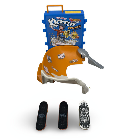 Hot Wheels Tony Hawk Kickflip Crunch Skate Park Set Tech Deck Finger Skateboards - Picture 1 of 8